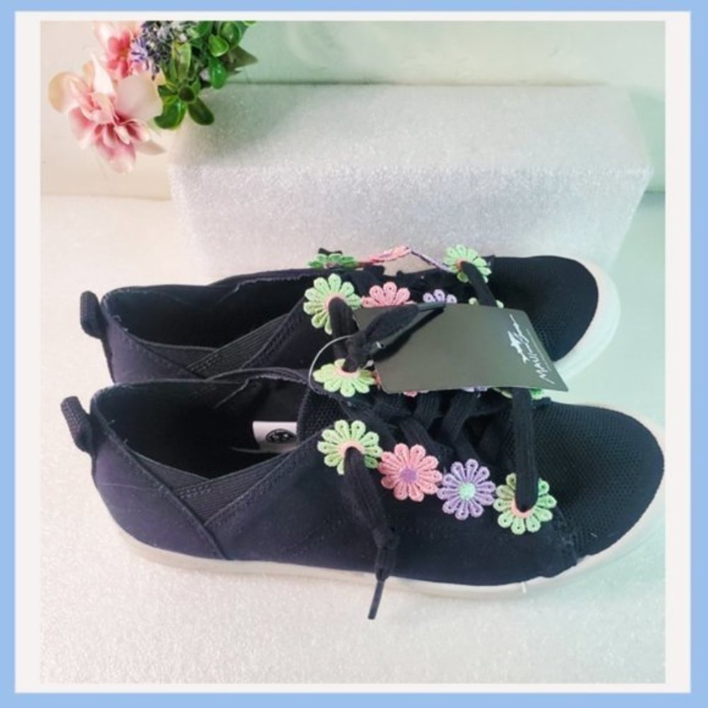 Maui & Sons Black Sneakers w/ Pastel Daisy Eyelets - Picture 9 of 12
